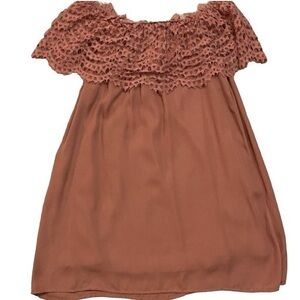 THE HANGER Boutique Rose Tunic Off The Shoulder Lace Size Large‎
